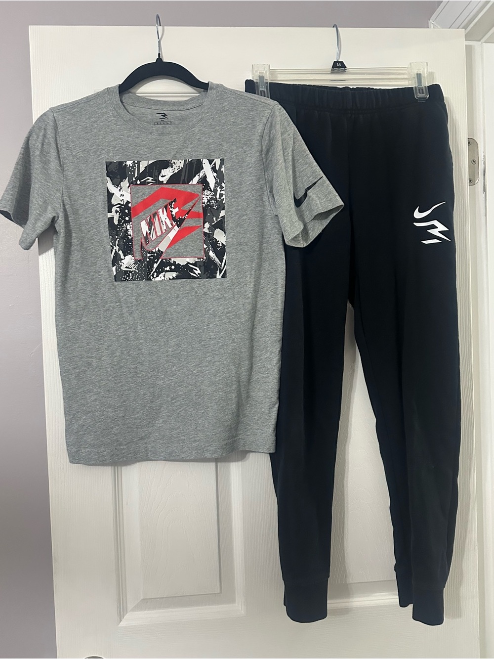 Nike Boys T-Shirt and Jogger Set - Size L (12-13 Years)